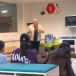 Formación en habilidades de comunicación para niños: aprendiendo a crear un pódcast desde la pasión por contar historias y la expresión emocional.